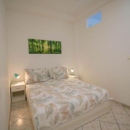 Family Apartment Manuela - Башка-Вода Екстер'єр фото
